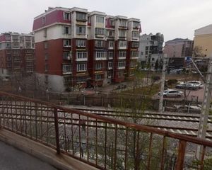 南北通透,楼层好,采光充足!看房方便!