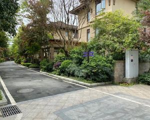 闲山悦六区 1室1厅 东