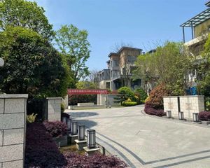 揽山墅4室2厅南