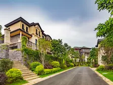 莲花山下纯别墅区 边位别墅私家大花园 上下五层