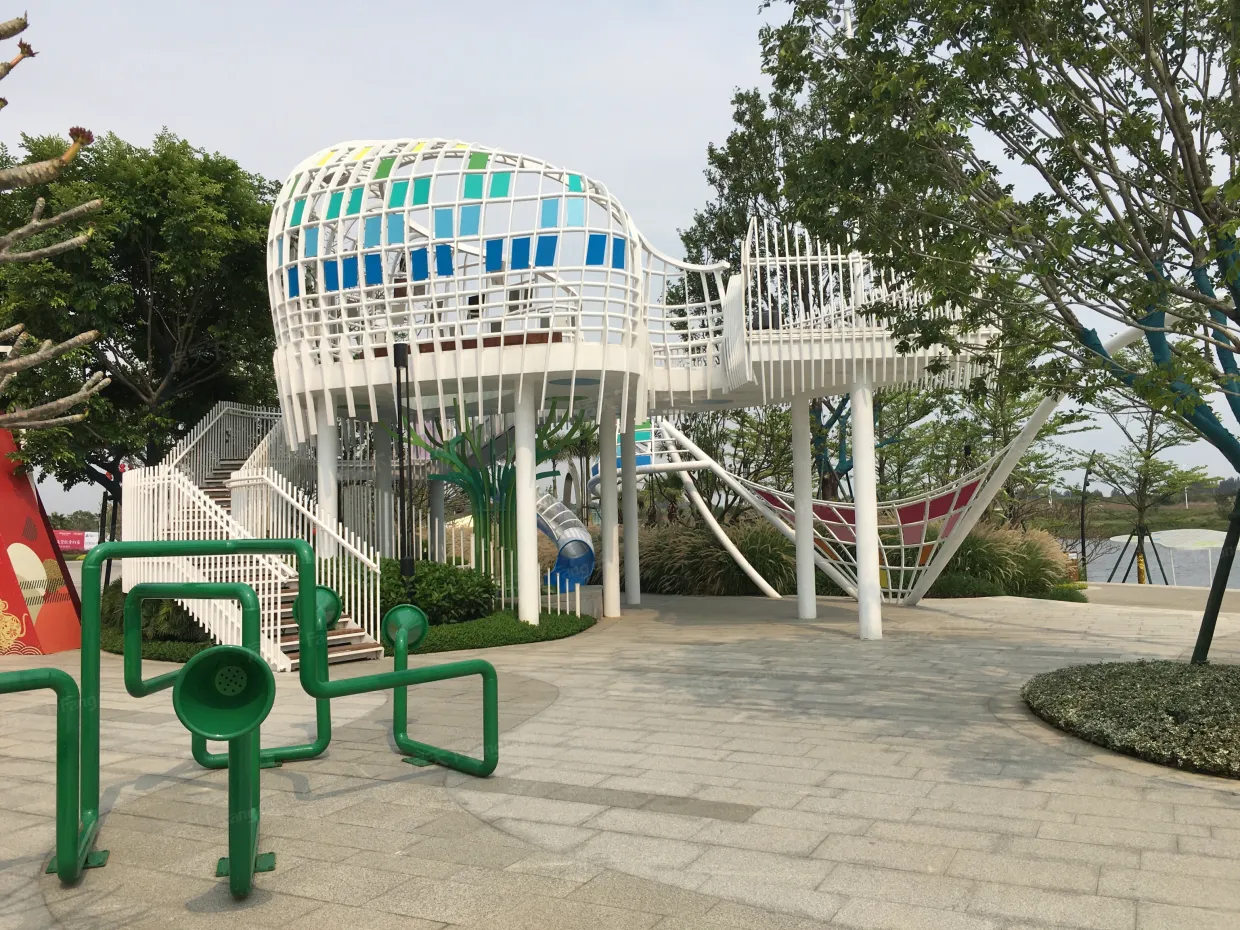 项目亲水平台广场