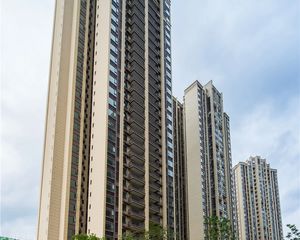 天悦龙栖台3室1厅东北