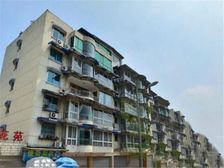 出行方便,小区环境好,户型方正,居住方便舒适