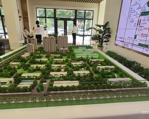 绿地空港西斯莱公馆3室2厅南北
