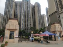 悦龙山 3室1厅 西北