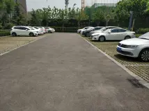协信天骄云麓实景图售楼处停车场