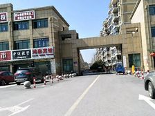 房东诚心,洋房次顶楼,东边套,户型方正。