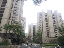 次新房的大四房,位置好,得房率高