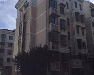 房东诚心出售,三开间朝南,双阳台,户型好