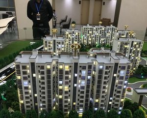 百盛和园南北通透,采光好装修好,环镜优美周边匹套完善,,出行方便