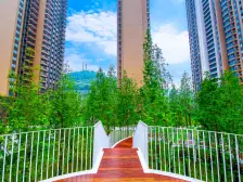 万达旁边,万科精装三房带车位。