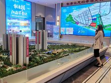 北海银滩旁彰泰春江海岸精装4房出售