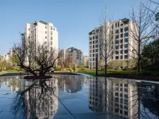 水系景观旁稀有的下叠别墅,有花园,精装修挑空地下室