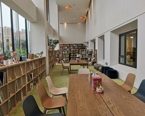 一楼带花园 三室明厅 精装修 南北通透 无遮挡