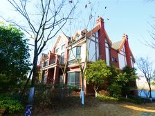 城投.伊顿小镇4室2厅东南