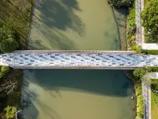 一梯两户,中式风格,主卧朝南,品质小区,采光充足,环境优美,客厅带阳台