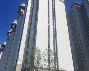 新小区,电梯房,农大。南门外陪读精装修环境优