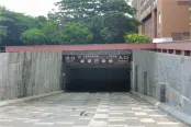 小区车库实景图