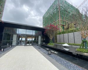 高铁南会展板块2号线光达地铁站洋房万科品质精装4房