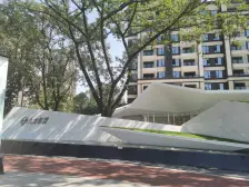 西站附近全新精装洋房急卖带前后花园和车位