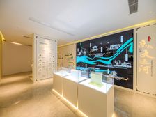 100多万精装双车位储藏室满两年中高层中间花园位置