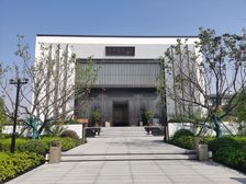 湖畔下叠别墅 三个车位 院子180平 有钥匙可贷款不临街