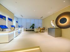 装修带家具60多万 车位一个 二期东区观景房 随时看房