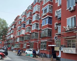 快来看,距离地铁8号线地铁站523米,航天好房