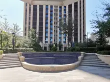 三室两卫全明户型,楼层好,南向视野宽阔,采光充足