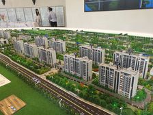 央企新盘四室,地铁口带140平地下室新装修诚心出售