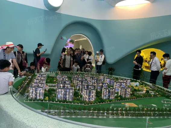 天一仁和·宸璟锦里怎么样:目前价格是9500元/平方.