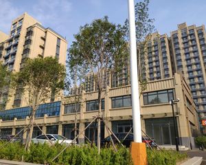 上任兴,育德家园有车位储藏室,三室两厅一卫,