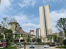 美的国宾府4室1厅东南