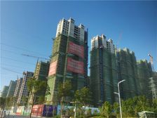 小区环境好,中间楼层 西边户 采光好