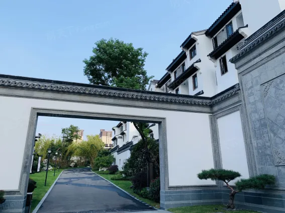 美的·花溪院子怎么样:附近倒是有综合商场,花溪.-贵阳房天下楼盘点评