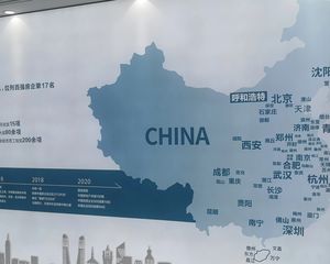 中南璞悦府 三室两厅两卫 一梯一户 毛坯 24年交房