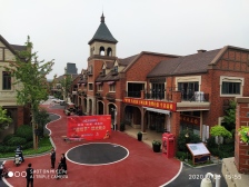 经典南北通透小三室,明厨明卫,离大门口比较近。