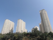 香江一期毛坯,中间楼层,采光视野无遮挡。随意装修。