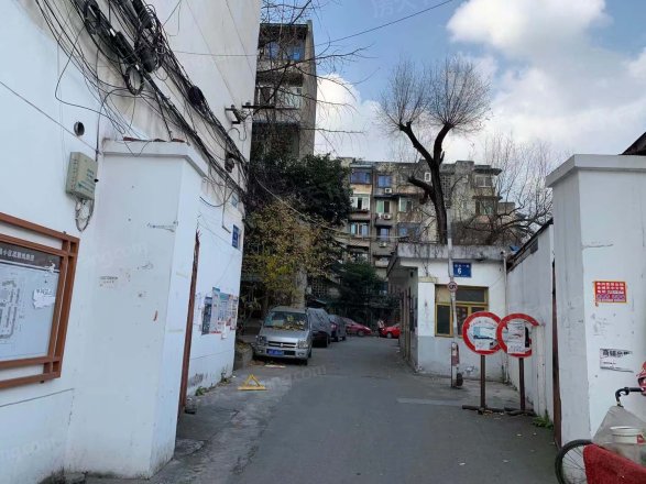 沙湾东一路6号院实景图
