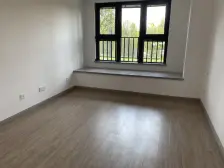 轻轨口明月滨河3室2厅2卫满两年装修好,双阳台好楼层业主诚售