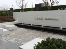 此房是纯南户型,采光很好,视野宽阔,户型方正,明厨