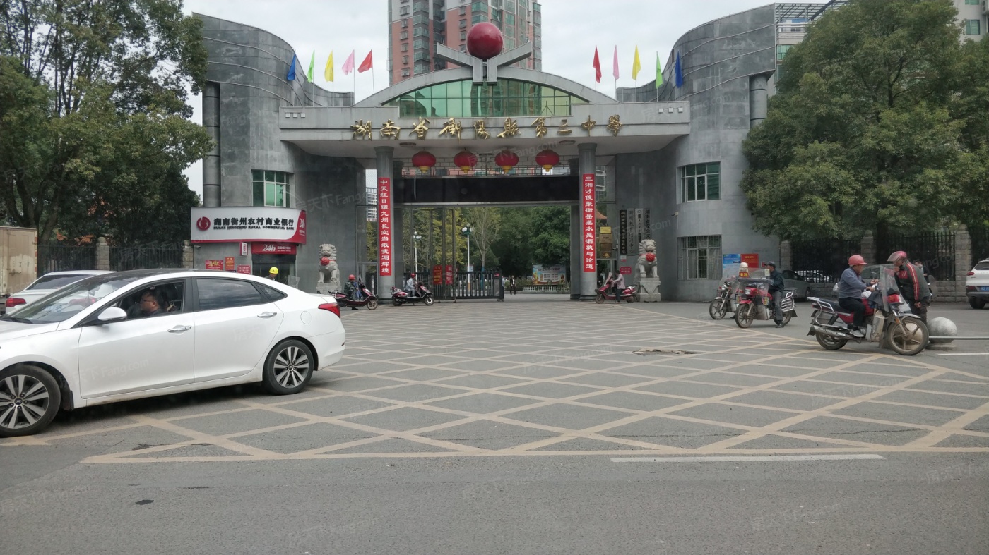 新时代广场周边配套
