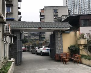 金沙路117号4室2厅东