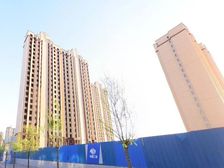 此房是1楼,不临街不把边,标准户型格局好,配套齐全