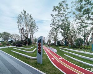 凤舞七里西苑4室2厅东北