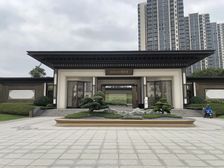 双阳台通风透气,4房两卫带飘窗通风采光