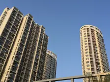 临河观景前后露台电梯房复式空中别墅的居住体验