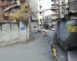 东四街147号2室1厅东南