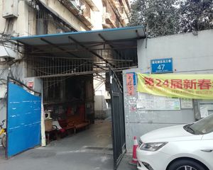 莲花新区北三巷47号 3室1厅 东南