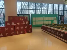 正弘精装大两房,家具家电齐全,有车位